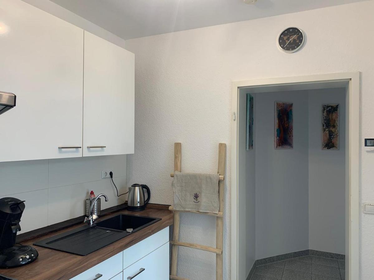 Delux Ferienwohnung Kunstgalerie Und Ilmradweg Kranichfeld Exterior foto