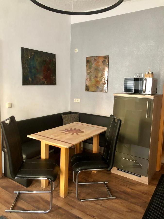 Delux Ferienwohnung Kunstgalerie Und Ilmradweg Kranichfeld Exterior foto