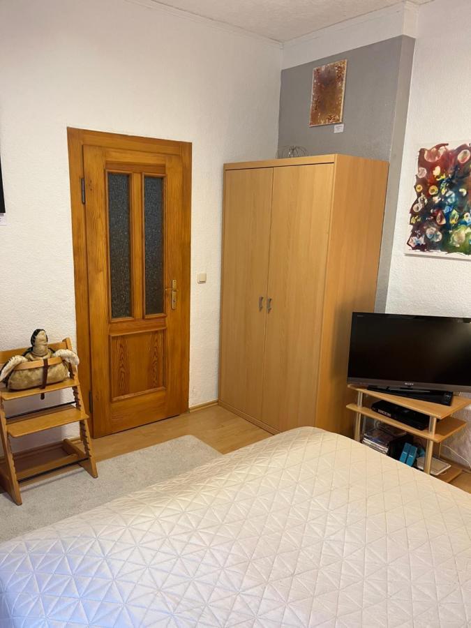 Delux Ferienwohnung Kunstgalerie Und Ilmradweg Kranichfeld Exterior foto