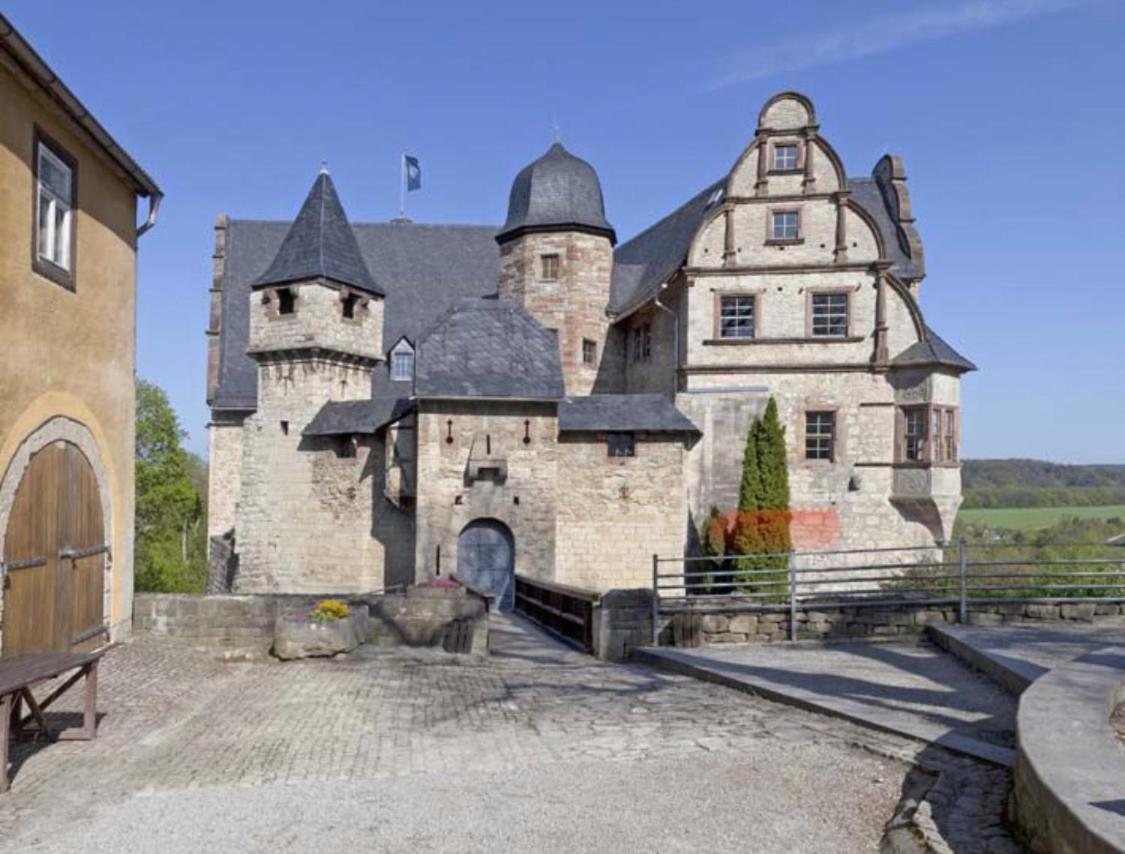 Delux Ferienwohnung Kunstgalerie Und Ilmradweg Kranichfeld Exterior foto