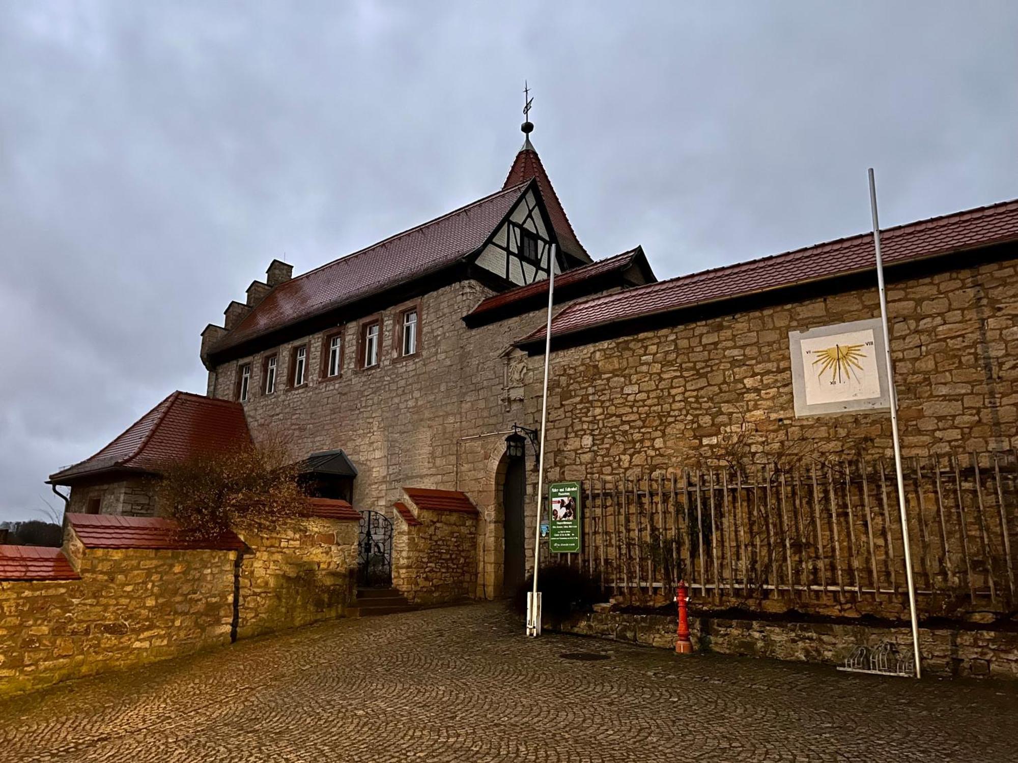 Delux Ferienwohnung Kunstgalerie Und Ilmradweg Kranichfeld Exterior foto